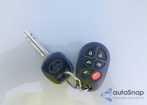 2007 Toyota Sienna Xle z USA, uszkodzony, nr VIN 5TDZK22C47S018092